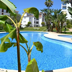Apartamento Luxury Garden - Walking Distance To The Sea, Sitio de Calahonda